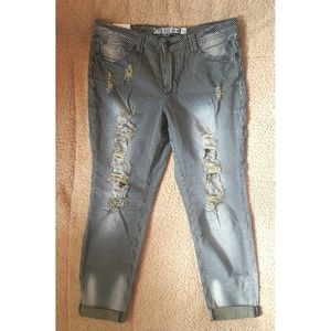 Plus size Ripped jeans